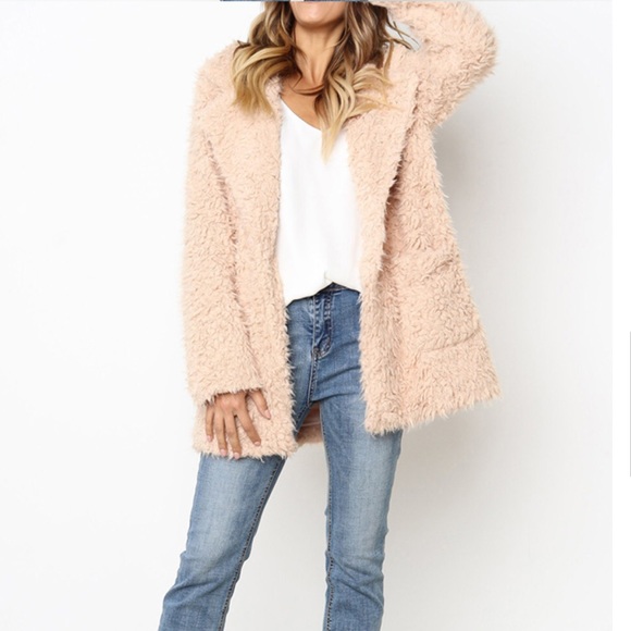 PRICE ⬇️ $45 1 Left! Trendy Teddy Coat in Cream - Picture 2 of 7